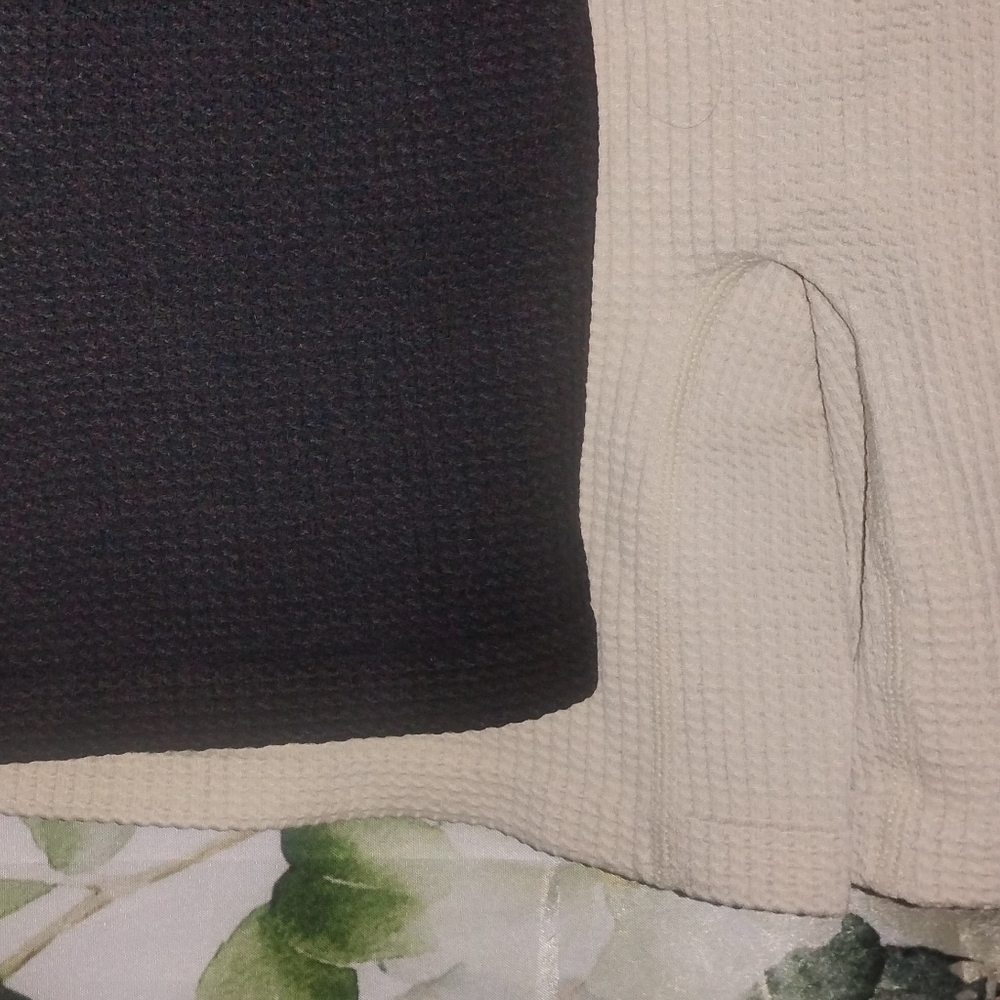 Set Of Two Ribbed Sleeveless Rompers - Picture 6 of 8